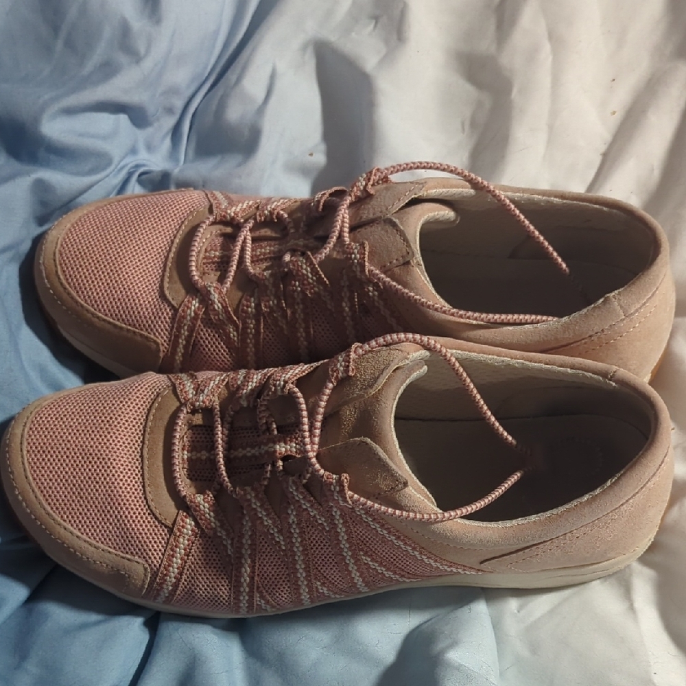 Dansko Women's Blush Pink Sneakers